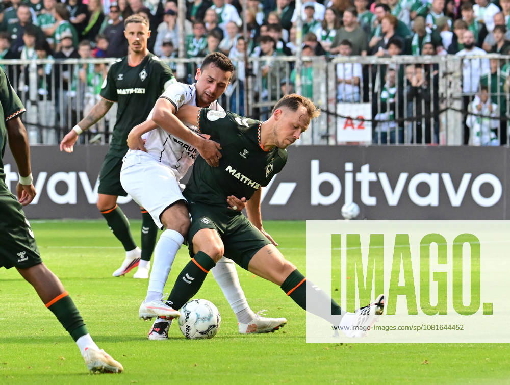 GER Fußball, Männer,DFB Pokal, 1.Runde Saison 2026 2027, Hamburg, Lüneburger SK vs Werder Bremen Senne Lynen (Werder 14) versucht sich gegen Leon Perera (Lüneburg 12) durchzusetzen DFB DFL regulations prohibit any use of photographs as image sequences and or quasi-video) Hamburg Millerntorstadion Hamburg Deutschland