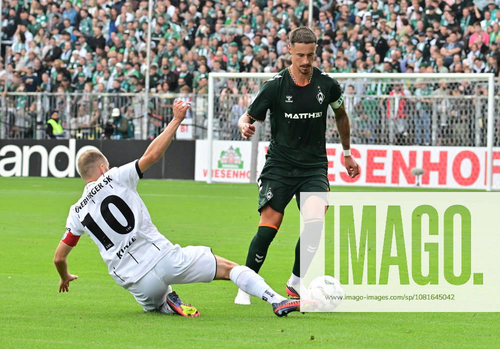 GER Fußball, Männer,DFB Pokal, 1.Runde Saison 2026 2027, Hamburg, Lüneburger SK vs Werder Bremen Marco Friedl (Werder 32) versucht sich gegen Marian Kunze (Lüneburg 10) durchzusetzen DFB DFL regulations prohibit any use of photographs as image sequences and or quasi-video) Hamburg Millerntorstadion Hamburg Deutschland