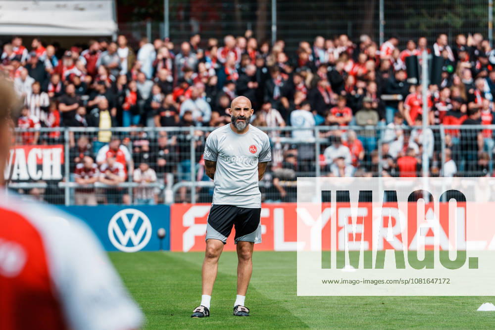 Deutschland, Köln (Sportpark Höhenberg): DFB-Pokal, 1. Runde, FC Viktoria Köln - 1. FC Nürnberg, Javier Pinola (Co-Trainer 1. FC Nürnberg) vor dem Spiel