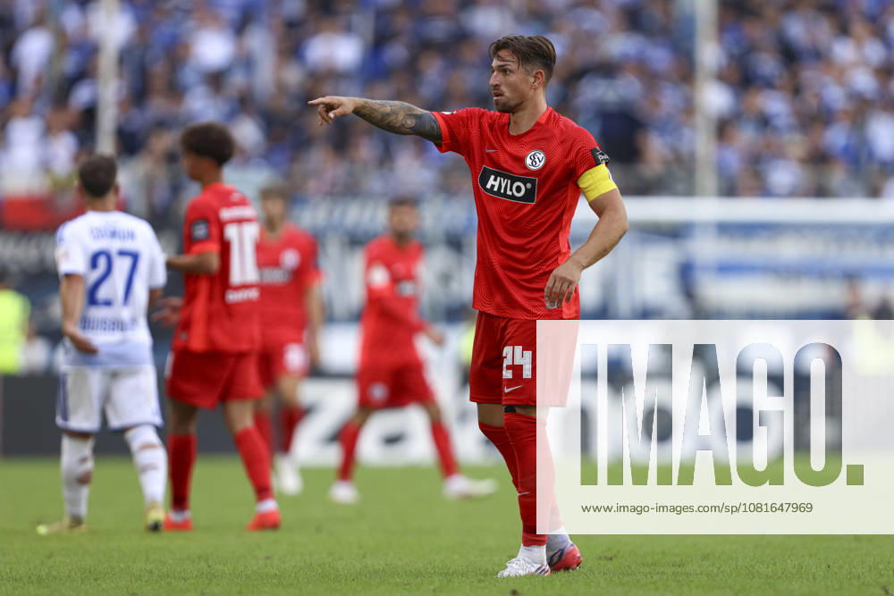 Luca Schnellbacher (SV 07 Elversberg) gestikuliert, Gestik waehrend des Spiels der 1. Runde des DFB-Pokal zwischen MSV Duisburg und SV 07 Elversberg, Schauinsland-Reisen-Arena am 22. August 2026 in Duisburg, Deutschland. (Foto von Oliver Kaelke DeFodi Images) +++ Luca Schnellbacher (SV 07 Elversberg) gestures during the 1st round match of the DFB-Pokal between MSV Duisburg and SV 07 Elversberg at Schauinsland-Reisen-Arena on August 22, 2026 in Duisburg, Germany. (Photo by Oliver Kaelke DeFodi Images) DFB DFL REGULATIONS PROHIBIT ANY USE OF PHOTOGRAPHS AS IMAGE SEQUENCES AND OR QUASI-VIDEO. (Photo by Oliver Kaelke DeFodi Images) -