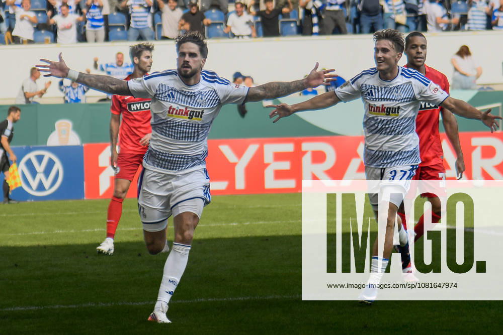 Lex Tyger Lobinger (Duisburg 9) jubelt nach dem Tor zum 1:1 mit Patrick Sussek (Duisburg 37) 22.08.2026 ¢ Fussball ¢ MSV Duisburg vs SV Elversberg ¢ DFB-Pokal, Schauinsland-Reisen-Arena, Duisburg, DFB DFL REGULATIONS PROHIBIT ANY USE OF PHOTOGRAPHS AS IMAGE SEQUENCES AND OR QUASI-VIDEO NRW Germany