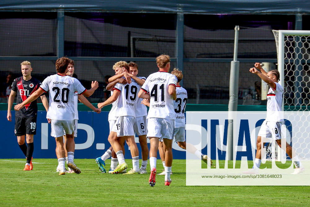 Fußball, DFB-Pokal 1. Runde, Viktoria Köln - 1. FC Nürnberg, Sportpark Höhenberg, Saison 2026 2027: Torjubel nach dem Tor zum 1:0 durch Torschütze Piet Scobel (1. FC Nürnberg 19) DFB regulations prohibit any use of photographs as image sequences and or quasi-video. Photo: xSandraxScherningxPressefotoKochx Nordrhein-Westfalen Deutschland