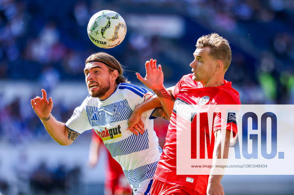 2026.08.22, Fußball, DFB-Pokal, MSV Duisburg - SV Elversberg, Schauinsland-Reisen-Arena, 1.Runde, Saison 2026 2027: Joshua Bitter (MSV Duisburg 29) im Zweikampf gegen Lasse Guenther (SV Elversberg 21) DFB regulations prohibit any use of photographs as image sequences and or quasi-video. Photo: WilkowskixPressefotoKochx Nordrhein-Westfalen Deutschland