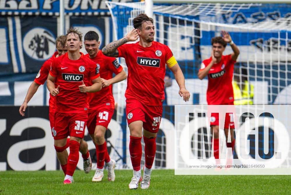 Fußball DFB-Pokal MSV Duisburg - SV Elversberg am 22.08.26 in der Schauinsland-Reisen Arena in Duisburg Torjubel zum 0:1 durch Luca Schnellbacher ( Elversberg ) Duisburg