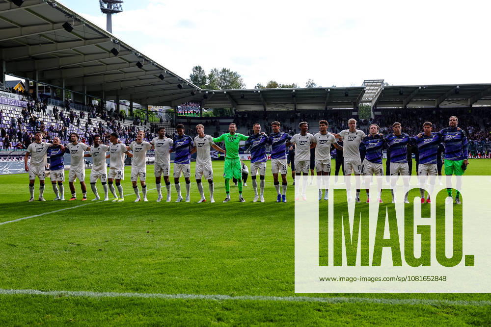 Mannschaft um Patrick Wimmer (TSG 1899 Hoffenheim, 08) Jubel Freude nach dem Sieg vor den fans, Endstand 0:4 , FC Erzgebirge Aue vs. TSG Hoffenheim, Fussball, DFB Pokal, 1. Runde, Saison 2026 2027, 22.08.2026,¨ DFL REGULATIONS PROHIBIT ANY USE OF PHOTOGRAPHS AS IMAGE SEQUENCES AND OR QUASI-VIDEO,¨ FC Erzgebirge Aue vs. TSG Hoffenheim, Fussball, DFB Pokal, 1. Runde, Saison 2026 2027, 22.08.2026, Aue