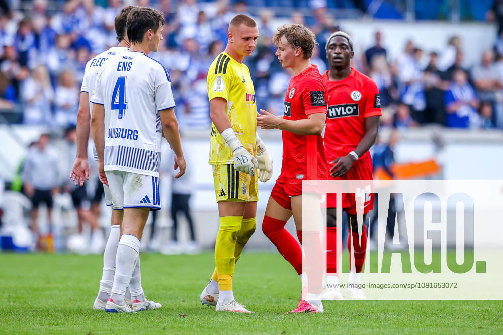 2026.08.22, Fußball, DFB-Pokal, MSV Duisburg - SV Elversberg, Schauinsland-Reisen-Arena, 1.Runde, Saison 2026 2027: Maximilian Braune (MSV Duisburg 1) wuetend und enttaeuscht nach Niederlage und Diskutiert mit Lasse Guenther (SV Elversberg 21) DFB regulations prohibit any use of photographs as image sequences and or quasi-video. Photo: WilkowskixPressefotoKochx Nordrhein-Westfalen Deutschland