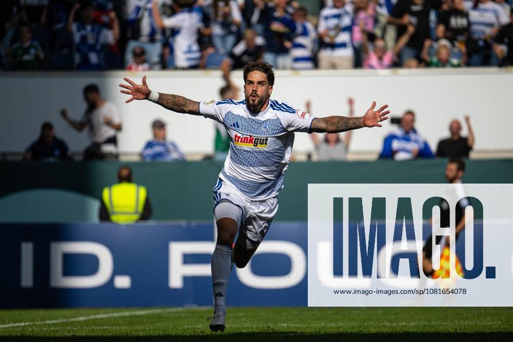 Fußball DFB-Pokal MSV Duisburg - SV Elversberg am 22.08.26 in der Schauinsland-Reisen Arena in Duisburg Torjubel zum 1:1 durch Lex Tyger Lobinger ( Duisburg ) Duisburg