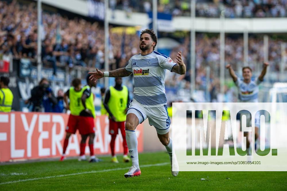 Fußball DFB-Pokal MSV Duisburg - SV Elversberg am 22.08.26 in der Schauinsland-Reisen Arena in Duisburg Torjubel zum 1:1 durch Lex Tyger Lobinger ( Duisburg ) Duisburg