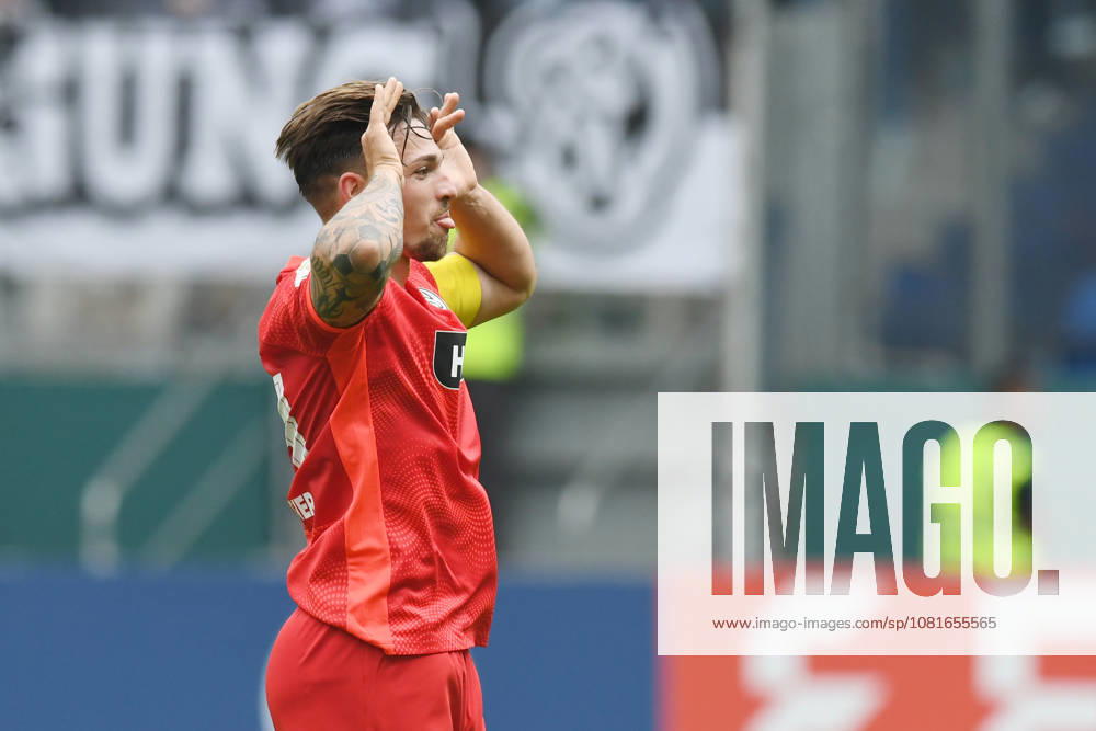 Torschuetze Luca Schnellbacher ( SV 07 Elversberg, 24 ) jubelt ueber sein Tor zum 1 : 0. GER, MSV Duisburg vs SV 07 Elversberg, Fussball, DFB Pokal Erste Runde, Spielzeit 2026 2027, 22.08.2026 DFL REGULATIONS PROHIBIT ANY USE OF PHOTOGRAPHS AS IMAGE SEQUENCES AND OR QUASI-VIDEO GER, MSV Duisburg vs SV 07 Elversberg, Fussball, DFB Pokal Erste Runde, Spielzeit 2026 2027, 22.08.2026 Duisburg