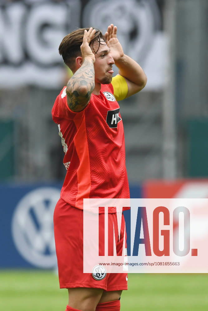 Torschuetze Luca Schnellbacher ( SV 07 Elversberg, 24 ) jubelt ueber sein Tor zum 1 : 0. GER, MSV Duisburg vs SV 07 Elversberg, Fussball, DFB Pokal Erste Runde, Spielzeit 2026 2027, 22.08.2026 DFL REGULATIONS PROHIBIT ANY USE OF PHOTOGRAPHS AS IMAGE SEQUENCES AND OR QUASI-VIDEO GER, MSV Duisburg vs SV 07 Elversberg, Fussball, DFB Pokal Erste Runde, Spielzeit 2026 2027, 22.08.2026 Duisburg