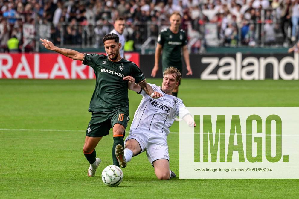 Ludovit Reis ( Werder ) 24 Max Ratzeburg ( Lüneburg ) Deutschland , Hamburg , Millerntor , Fussball , 1 Bundesliga , Oberliga Niedersachsen , DFB Pokal Runde 1 , LSK Lüneburg - SV Werder Bremen