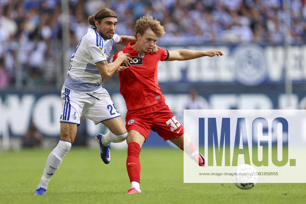 Joshua Bitter (MSV Duisburg) und Cole Campbell (SV 07 Elversberg) im Zweikampf waehrend des Spiels der 1. Runde des DFB-Pokal zwischen MSV Duisburg und SV 07 Elversberg, Schauinsland-Reisen-Arena am 22. August 2026 in Duisburg, Deutschland. (Foto von Oliver Kaelke DeFodi Images) +++ Joshua Bitter (MSV Duisburg) und Cole Campbell (SV 07 Elversberg) battle for the ball during the 1st round match of the DFB-Pokal between MSV Duisburg and SV 07 Elversberg at Schauinsland-Reisen-Arena on August 22, 2026 in Duisburg, Germany. (Photo by Oliver Kaelke DeFodi Images) DFB DFL REGULATIONS PROHIBIT ANY USE OF PHOTOGRAPHS AS IMAGE SEQUENCES AND OR QUASI-VIDEO. (Photo by Oliver Kaelke DeFodi Images) -