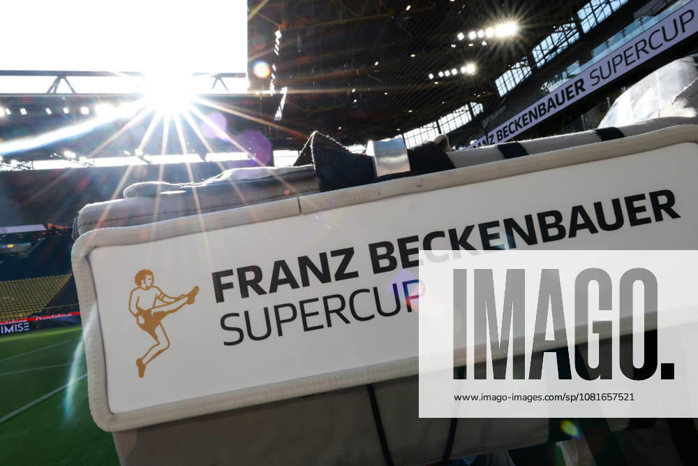 Franz Beckenbauer Supercup 2026 - Borussia Dortmund - FC Bayern München am 22.08.2026 im Signal Iduna Park in Dortmund, Kamera mit dem Logo und der Aufschrift: Franz Beckenbauer Supercup.