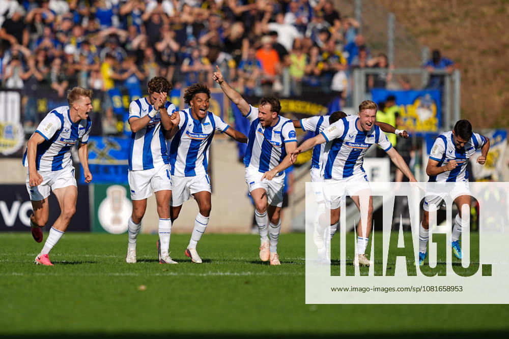 Fußball, DFB Pokal, 1. FC Saarbrücken - Hertha BSC, Saison 2026 2027, Ludwigsparkstadion: Siegerjubel nach dem Gewonnen Elfmeterschießen DFB regulations prohibit any use of photographs as image sequences and or quasi-video.