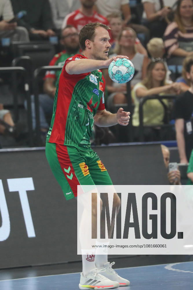 Handball, Rexel Supercup 2026, SC Magdeburg - Füchse Berlin, v.l. Felix Claar (Magdeburg, 7) München