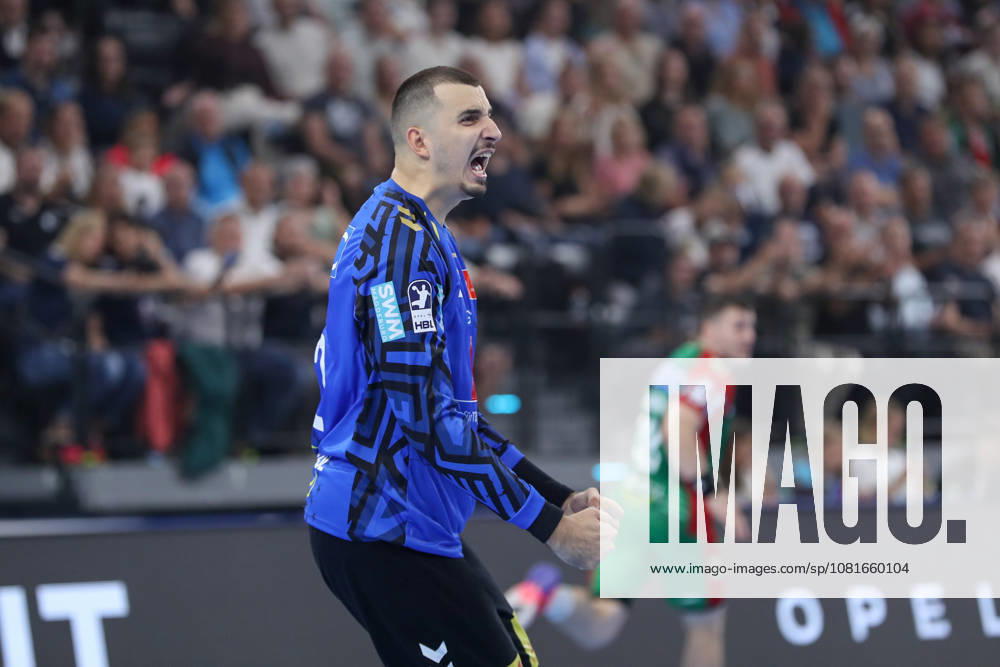 Handball, Rexel Supercup 2026, SC Magdeburg - Füchse Berlin, v.l. Matej Mandic (Magdeburg, 12) Jubelt ueber gehaltenen Ball, abgewehrt, gehalten, Torhueter München