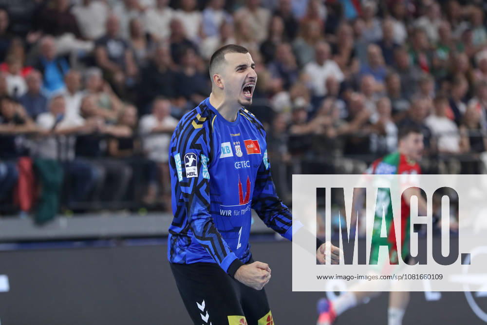 Handball, Rexel Supercup 2026, SC Magdeburg - Füchse Berlin, v.l. Matej Mandic (Magdeburg, 12) Jubelt ueber gehaltenen Ball, abgewehrt, gehalten, Torhueter München