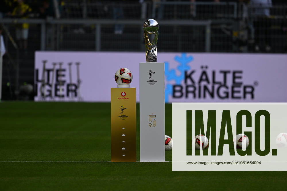 Fussball Franz Beckenbauer Supercup 2026, Borussia Dortmund - FC Bayern München v.l. Der Supercup Symbolfoto, Symbolbild Dortmund