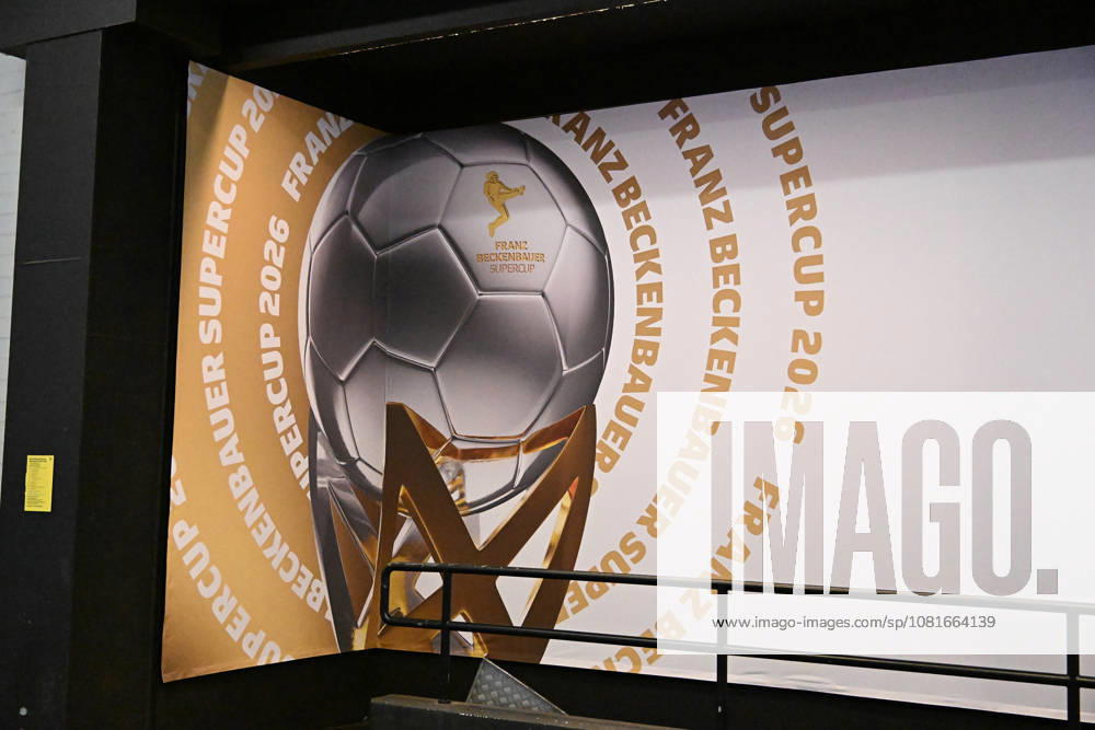 Fussball Franz Beckenbauer Supercup 2026, Borussia Dortmund - FC Bayern München v.l. Der Supercup Symbolfoto, Symbolbild Dortmund