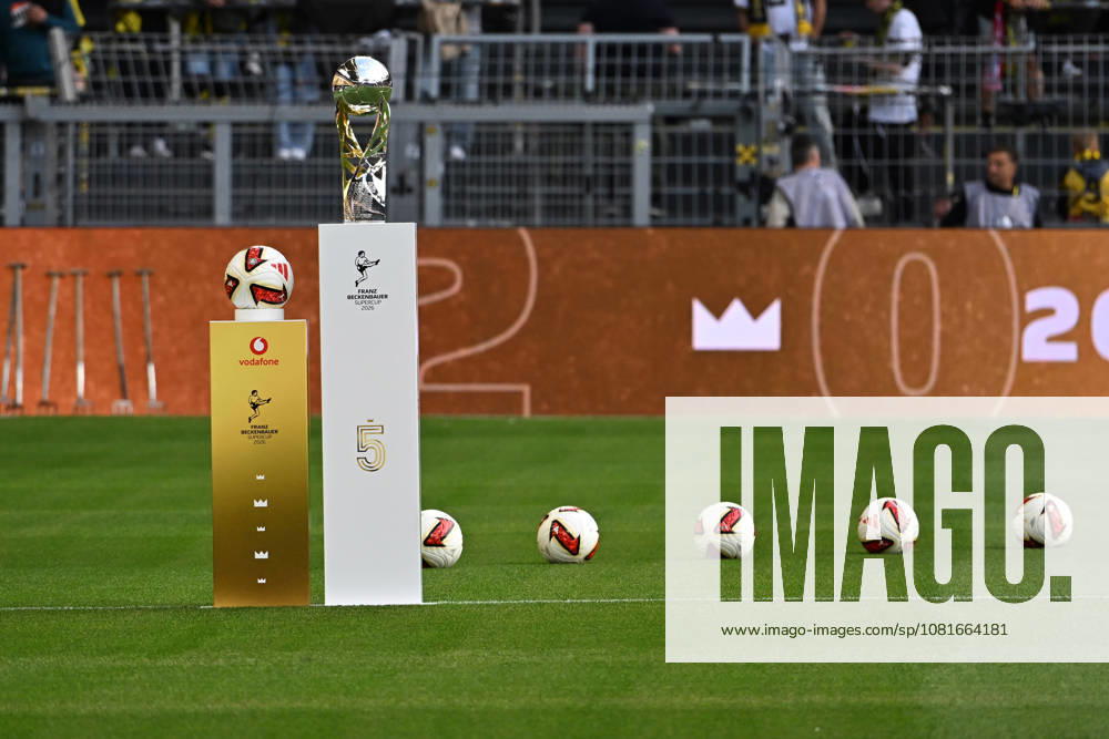 Fussball Franz Beckenbauer Supercup 2026, Borussia Dortmund - FC Bayern München v.l. Der Supercup Symbolfoto, Symbolbild Dortmund