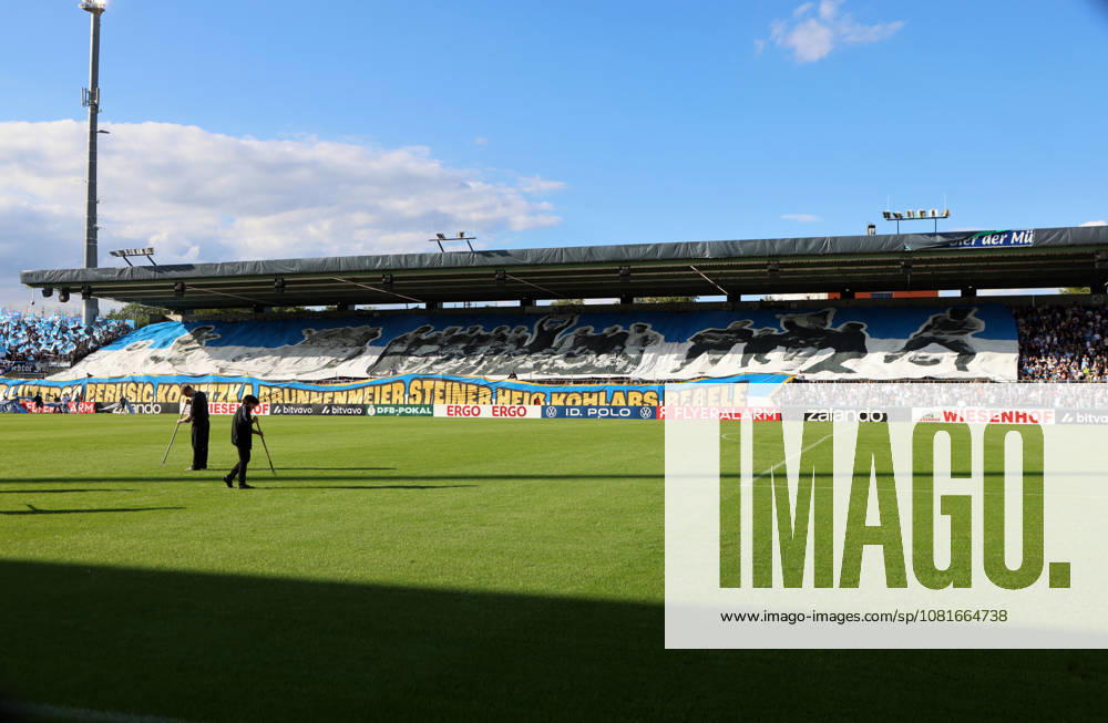 Fussball, Herren, DFB-Pokal, 1.Hauptrunde, Saison 2026 2027, TSV 1860 München - Holstein Kiel, Grünwalder Stadion Choreo 60 Jahre Meisterschaft in der Gegengerade, TSV 1860 München