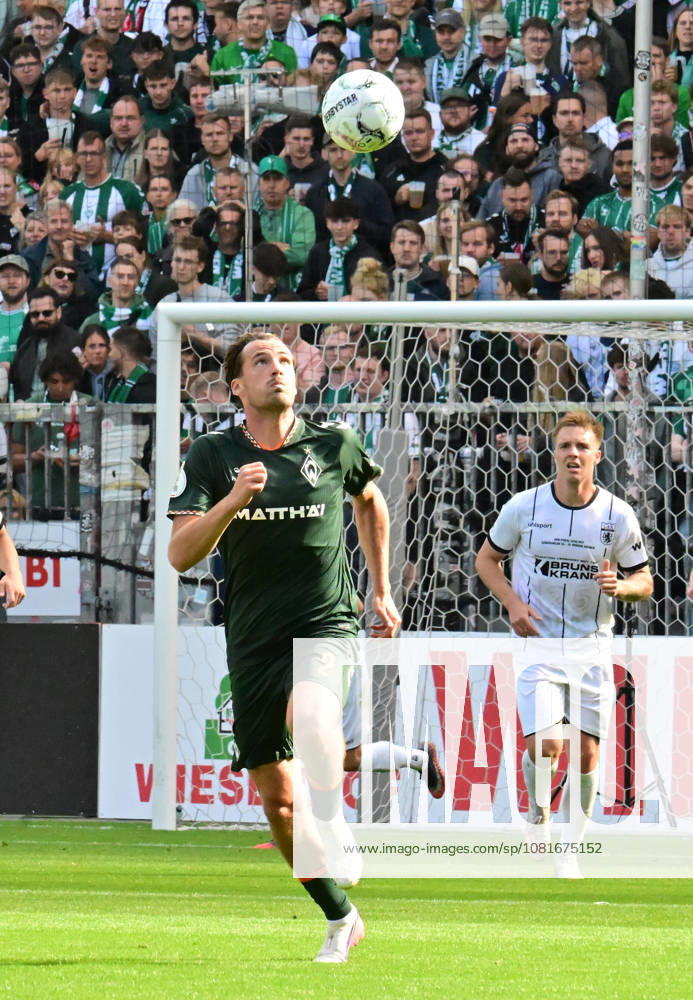 GER Fußball, Männer,DFB Pokal, 1.Runde Saison 2026 2027, Hamburg, Lüneburger SK vs Werder Bremen Einzelaktion Hochformat Olivier Deman (Werder 02) DFB DFL regulations prohibit any use of photographs as image sequences and or quasi-video) Hamburg Millerntorstadion Hamburg Deutschland