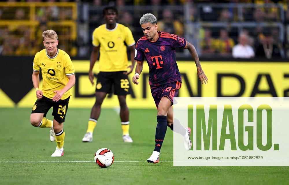 Fussball Supercup Saison 2026 2027 22.08.2026 Borussia Dortmund - FC Bayern Muenchen Luis Diaz (FC Bayern Muenchen)