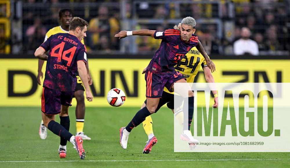 Fussball Supercup Saison 2026 2027 22.08.2026 Borussia Dortmund - FC Bayern Muenchen Luis Diaz (FC Bayern Muenchen)
