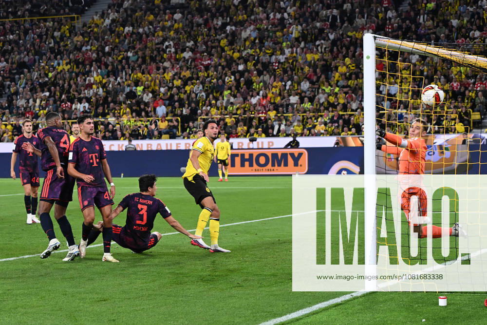 Ramy Bensebaini (Borussia Dortmund) Tor zum 1:1 zaehlt nicht wegen Abseits nach VAR Entscheid waehrend des Franz-Beckenbauer-Supercup Endspiel 2026 zwischen Borussia Dortmund und FC Bayern Muenchen, Signal Iduna Park am 22. August 2026 in Dortmund, Deutschland. (Foto von Ralf Treese DeFodi Images) +++ Ramy Bensebaini (Borussia Dortmund) scores his teams first goal, but offsider decision after VAR during the Franz Beckenbauer Supercup match between Borussia Dortmund and FC Bayern Muenchen at Signal Iduna Park on August 22, 2026 in Dortmund, Germany. (Photo by Ralf Treese DeFodi Images) -