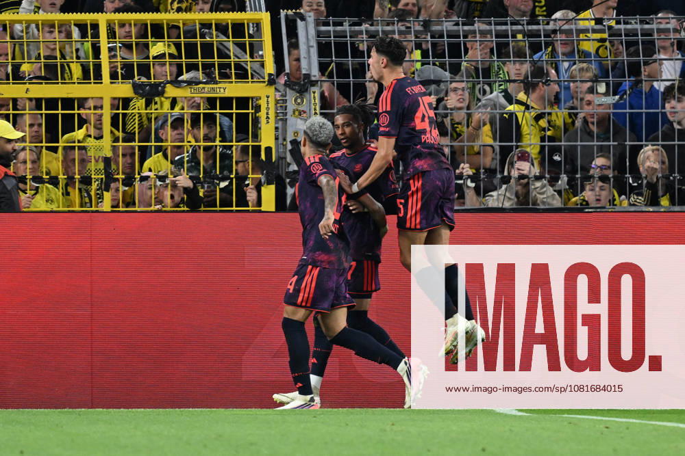 Fussball Franz Beckenbauer Supercup 2026, Borussia Dortmund - FC Bayern München v.l. Torjubel nach dem Tor zum celebrating the goal celebrate 0:2 durch Michael Olise (FC Bayern Muenchen) Dortmund