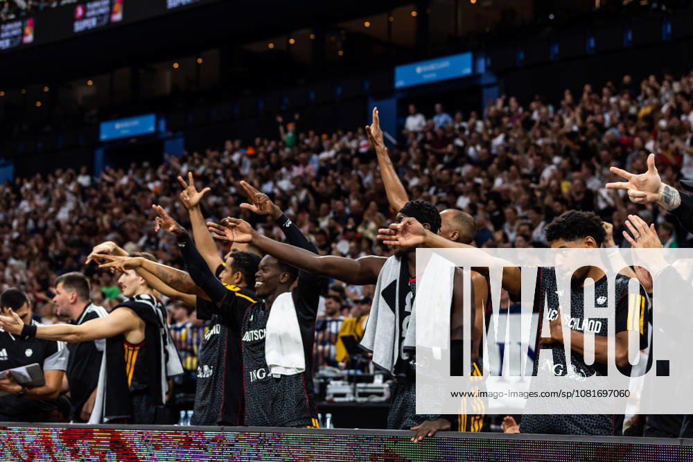 GER, Turkish Airlines Supercup 2026, Hamburg, Finale, Deutschland-Kroatien Die Bank vom Team Deutschland jubelt Hamburg Barclays Arena Hamburg Deutschland