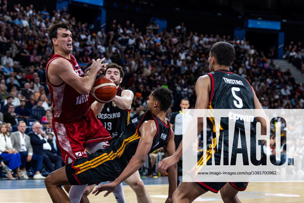 GER, Turkish Airlines Supercup 2026, Hamburg, Finale, Deutschland-Kroatien Dario Saric (Kroatien, 9), Oscar Da Silva (Deutschland, 1) Hamburg Barclays Arena Hamburg Deutschland