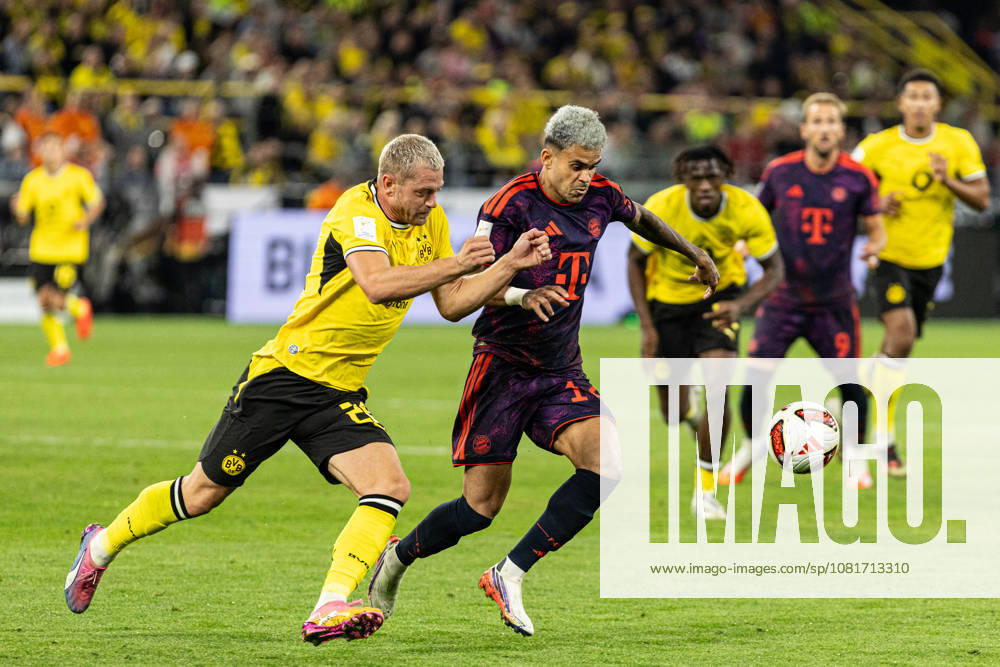 Franz-Beckenbauer-Supercup 2026: Borussia Dortmund - FC Bayern München; 22.08.2026 Julian Ryerson (Borussia Dortmund, 26), Luis Diaz (FC Bayern München, 14) Franz-Beckenbauer-Supercup 2026: Borussia Dortmund - FC Bayern München; Signal Iduna Park, Dortmund