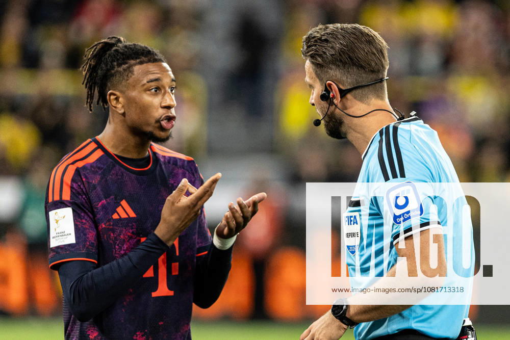 Franz-Beckenbauer-Supercup 2026: Borussia Dortmund - FC Bayern München; 22.08.2026 Daniel Schlager (Schiedsrichter, Bietigheim), Michael Olise (FC Bayern München, 17) Franz-Beckenbauer-Supercup 2026: Borussia Dortmund - FC Bayern München; Signal Iduna Park, Dortmund