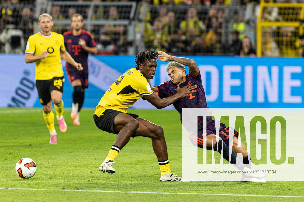Franz-Beckenbauer-Supercup 2026: Borussia Dortmund - FC Bayern München; 22.08.2026 Joane Gadou (Borussia Dortmund, 22), Luis Diaz (FC Bayern München, 14) Franz-Beckenbauer-Supercup 2026: Borussia Dortmund - FC Bayern München; Signal Iduna Park, Dortmund