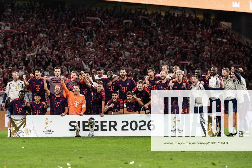 Siegerfoto Mannschaft Bayern München mit Pokal, Borussia Dortmund vs. FC Bayern Muenchen, Fussball, Franz Beckenbauer Supercup, 22.08.2026 DFB regulations prohibit any use of photographs as image sequences and or quasi-video Dortmund Nordrhein-Westfalen Deutschland