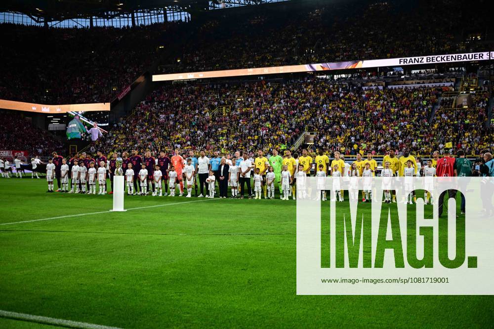 Mannschaften vor dem Spiel, Borussia Dortmund vs. FC Bayern Muenchen, Fussball, Franz Beckenbauer Supercup, 22.08.2026 DFB regulations prohibit any use of photographs as image sequences and or quasi-video Dortmund Nordrhein-Westfalen Deutschland