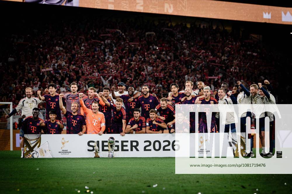 Siegerfoto Mannschaft Bayern München mit Pokal, Borussia Dortmund vs. FC Bayern Muenchen, Fussball, Franz Beckenbauer Supercup, 22.08.2026 DFB regulations prohibit any use of photographs as image sequences and or quasi-video Dortmund Nordrhein-Westfalen Deutschland