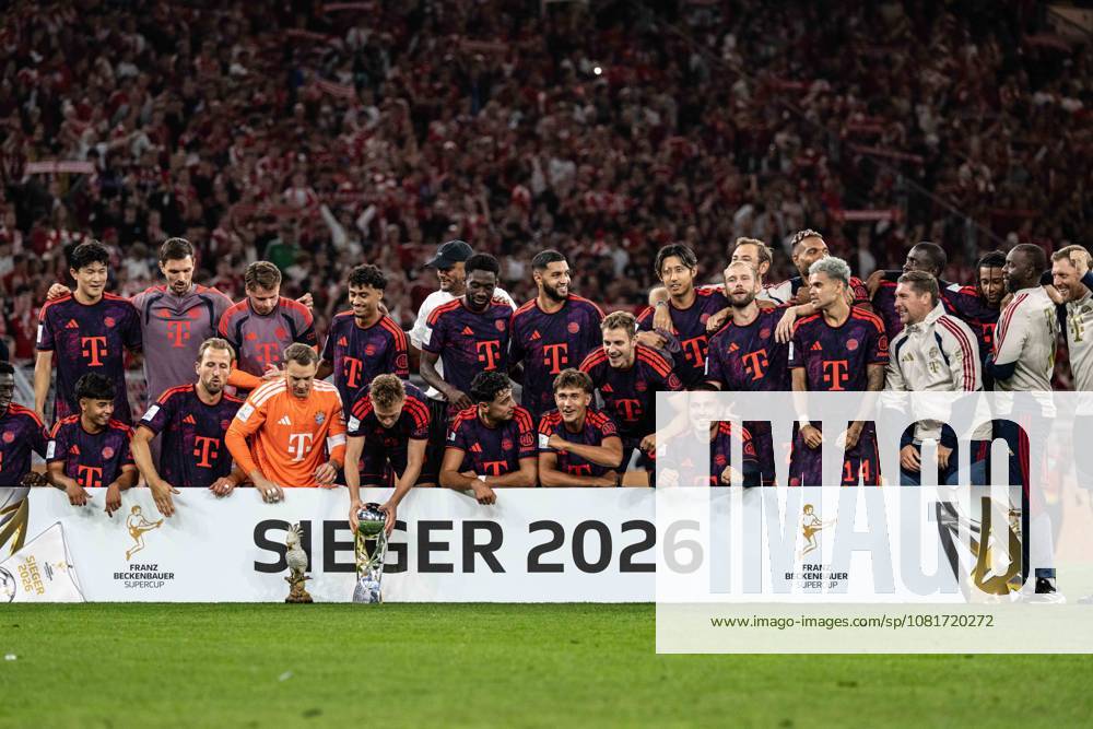 Siegerfoto Mannschaft Bayern München mit Pokal, Borussia Dortmund vs. FC Bayern Muenchen, Fussball, Franz Beckenbauer Supercup, 22.08.2026 DFB regulations prohibit any use of photographs as image sequences and or quasi-video Dortmund Nordrhein-Westfalen Deutschland