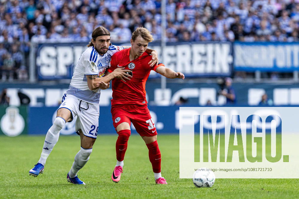 DFB-Pokal, 2026 2027, 1. Runde: MSV Duisburg - SV 07 Elversberg; 22.08.2026 Joshua Bitter (MSV Duisburg, 29), Cole Campbell (SV 07 Elversberg, 39) DFB-Pokal, 2026 2027, 1. Runde: MSV Duisburg - SV 07 Elversberg; Schauinsland-Reisen-Arena, Duisburg; 22.08.2026 DFB regulations prohibit any use of photographs as image sequences and or quasi video.