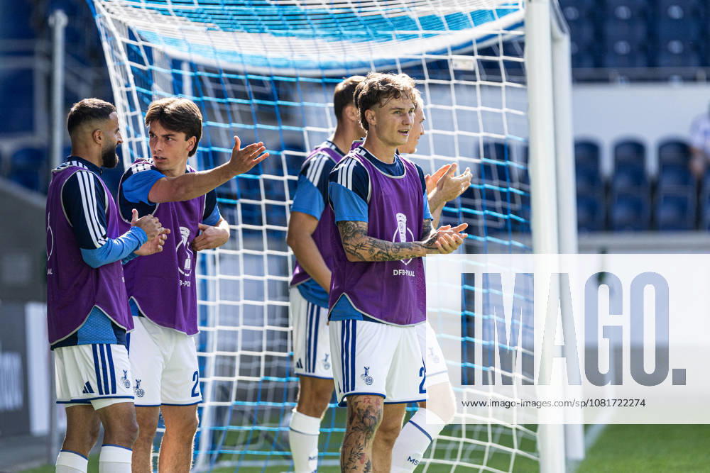 DFB-Pokal, 2026 2027, 1. Runde: MSV Duisburg - SV 07 Elversberg; 22.08.2026 Ramien Safi (MSV Duisburg, 19), Jan-Simon Symalla (MSV Duisburg, 23), Niklas Jessen (MSV Duisburg, 20) bejubeln das Tor. DFB-Pokal, 2026 2027, 1. Runde: MSV Duisburg - SV 07 Elversberg; Schauinsland-Reisen-Arena, Duisburg; 22.08.2026 DFB regulations prohibit any use of photographs as image sequences and or quasi video.