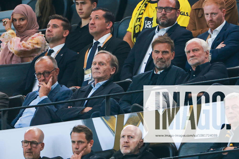 Franz Beckenbauer Supercup 2026 - Borussia Dortmund - FC Bayern München am 22.08.2026 im Signal Iduna Park in Dortmund Bundeskanzler Friedrich Merz (CDU), Hans-Joachim Aki Watzke (DFB-Vizepraesident), Jürgen Klopp (Bundestrainer), Rudi Völler (Sportdirektor der deutschen Nationalmannschaft, DFB)