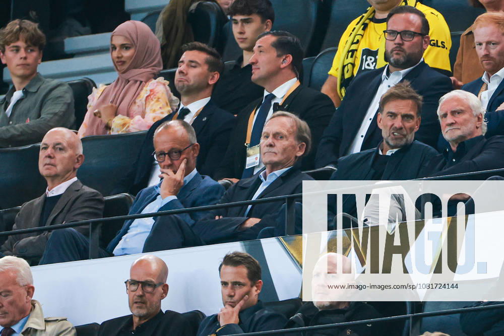 Franz Beckenbauer Supercup 2026 - Borussia Dortmund - FC Bayern München am 22.08.2026 im Signal Iduna Park in Dortmund Bernd Neuendorf (Präsident, DFB Deutscher Fußball-Bund), Bundeskanzler Friedrich Merz (CDU), Hans-Joachim Aki Watzke (DFB-Vizepraesident), Jürgen Klopp (Bundestrainer), Rudi Völler (Sportdirektor der deutschen Nationalmannschaft, DFB)