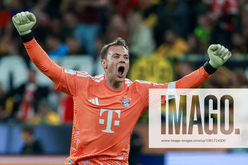 Franz Beckenbauer Supercup 2026 - Borussia Dortmund - FC Bayern München am 22.08.2026 im Signal Iduna Park in Dortmund Torwart Manuel Neuer (Muenchen 1) jubelt und freut sich über das Tor zum 0 zu 1 durch Nathaniel Brown (Muenchen 11) (nicht im Bild)
