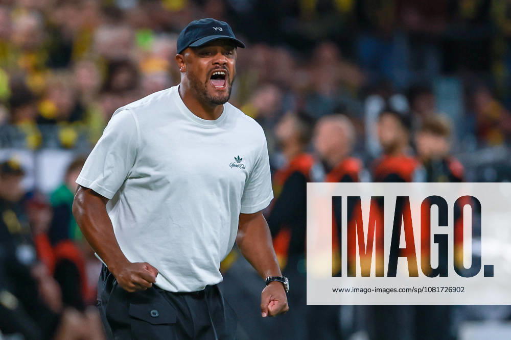 Franz Beckenbauer Supercup 2026 - Borussia Dortmund - FC Bayern München am 22.08.2026 im Signal Iduna Park in Dortmund Trainer Vincent Kompany (Muenchen) schreit und ballt die Faust Fäuste