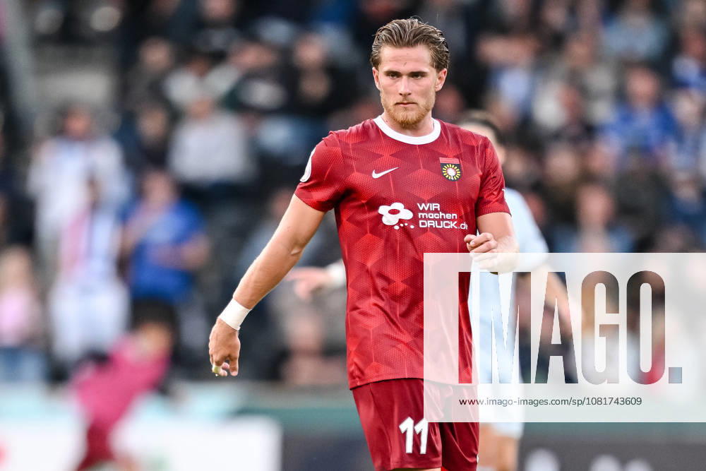 Tim Rossmann (SG Sonnenhof Grossaspach) Schaut waehrend des DFB-Pokal 1 Runde Spiels zwichen SG Sonnenhof Grossaspach v Arminia Bielefeld, Wir machen Druck Arena am 22. August 2026 in Grossaspach, Deutschland. (Foto von Harry Langer DeFodi Images) +++ Tim Rossmann (SG Sonnenhof Grossaspach) Looks on during the DFB-Pokal 1 Runde match between SG Sonnenhof Grossaspach v Arminia Bielefeld at Wir machen Druck Arena on August 22, 2026 in Grossaspach, Germany. (Photo by Harry Langer DeFodi Images) (Photo by Harry Langer DeFodi Images) DFB DFL REGULATIONS PROHIBIT ANY USE OF PHOTOGRAPHS AS IMAGE SEQUENCES AND OR QUASI-VIDEO. -