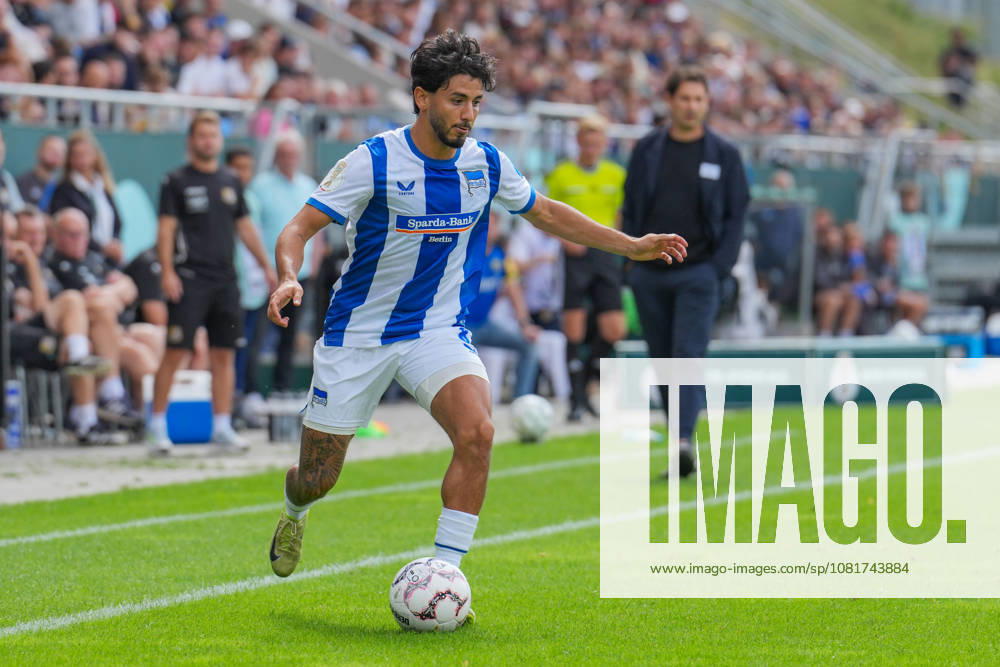 Fußball, DFB Pokal, 1. FC Saarbrücken - Hertha BSC, Saison 2026 2027, Ludwigsparkstadion: Kevin Sessa (Hertha BSC, 8) DFB regulations prohibit any use of photographs as image sequences and or quasi-video.