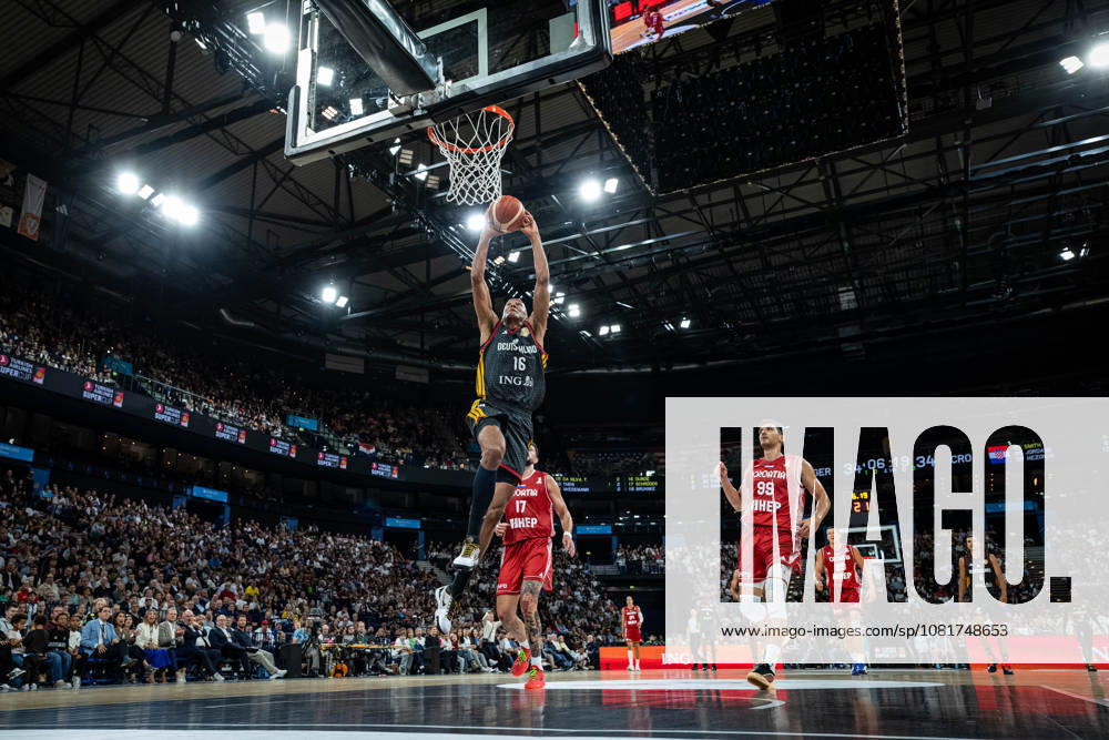 Basketball Hamburg 22.08.2026 Turkish Airlines Supercup 2026 Finale Deutschland (GER) - Kroatien (CRO) Louis Olinde (Deutschland, No.16) Karlo Matkovic (Kroatien, No.17) Toni Nakic (Kroatien, No.99)
