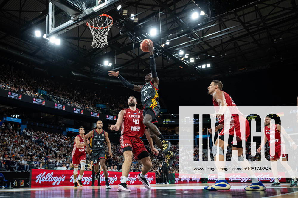 Basketball Hamburg 22.08.2026 Turkish Airlines Supercup 2026 Finale Deutschland (GER) - Kroatien (CRO) Dennis Schröder Schroeder (Deutschland, No.17) Schröder Schroder Ivica Zubac (Kroatien, No.40)