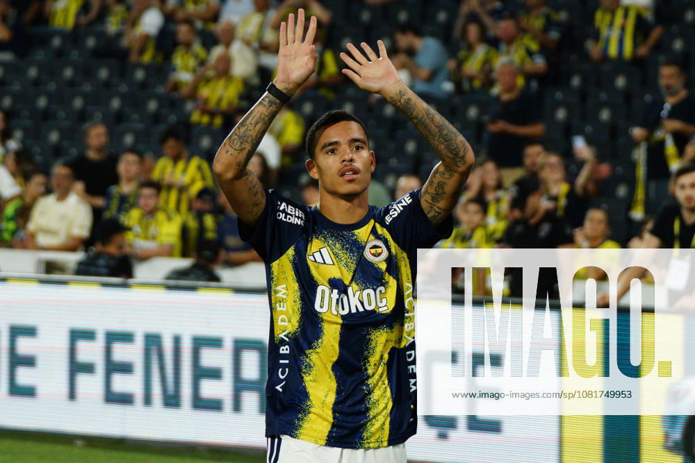 Mason Greenwood (C) of Fenerbahce greets the fans before the Turkish Super League 2026 27 match between Fenerbahce and Konyaspor at the Chobani Stadium, Fenerbahce Sukru Saracoglu Sports Complex in Istanbul, Turkey, on August 22, 2026. Kadikoy Turkey - ZUMAu194 20260822_zip_u194_026